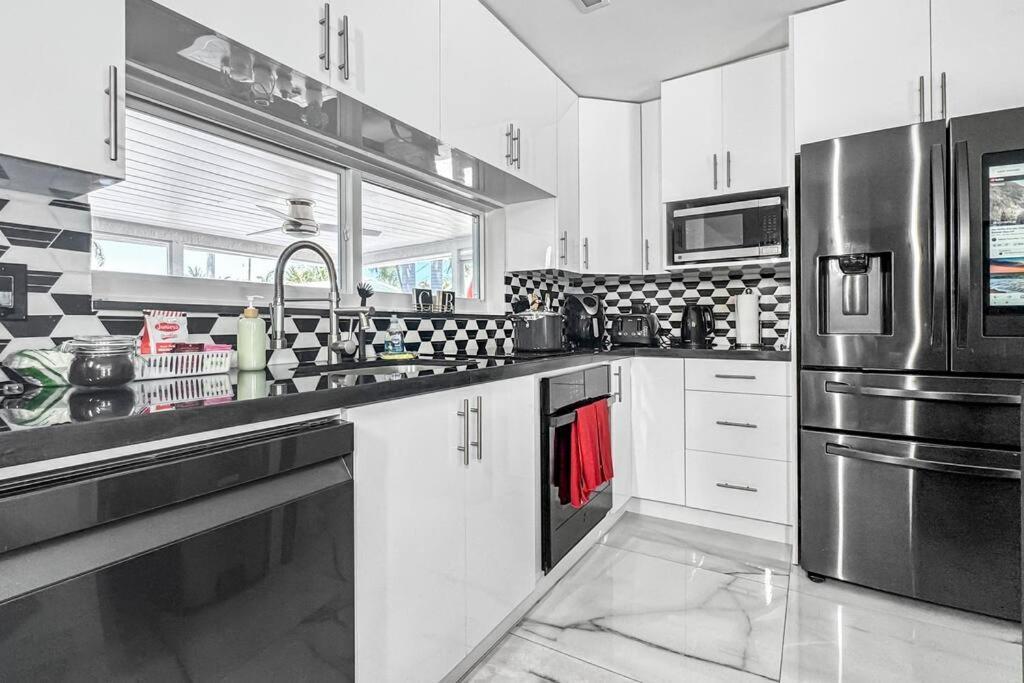Amazing Home W Heated Pool 8 Mins To The Beach Lighthouse Point Exterior photo
